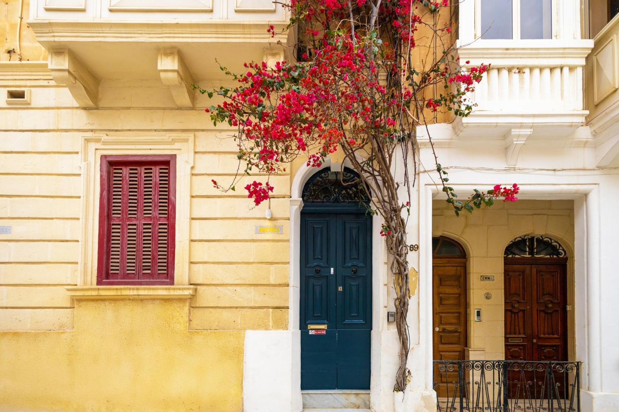 Quiet Twin Room With Private Bathroom, Not Ensuite Sliema Exterior photo